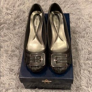 Andrew Geller black wedges